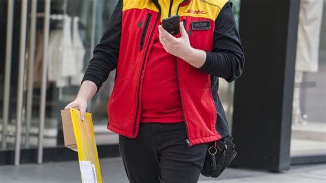 personalausweis hermes pakete abholen|dhl express pakete abholen.